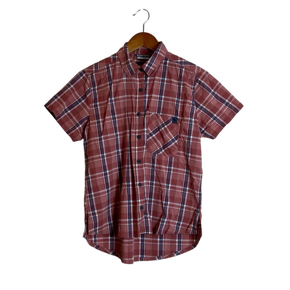 L.L. Bean Traverse light weight short sleeve button down shirt‎
